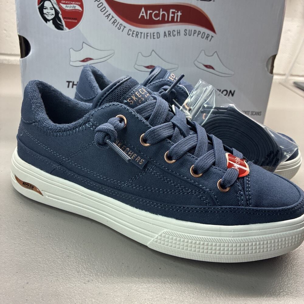 New Skechers Arch Fit Arcade Women Size 5 Blue White Athletic Shoes Sneakers